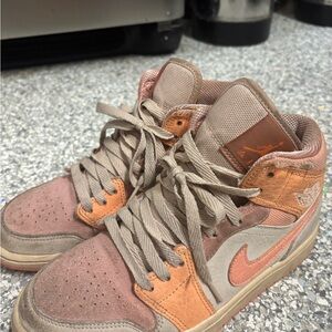 AIR JORDAN 1 MID TOP 'APRICOT ORANGE'